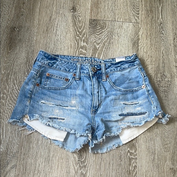 American Eagle Blue Jean Shorts Distressed Frayed Hem size 2 high rise festival - Picture 1 of 9